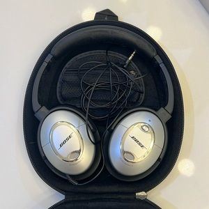 Bose Quiet Comfort 15 noise cancelling headphones